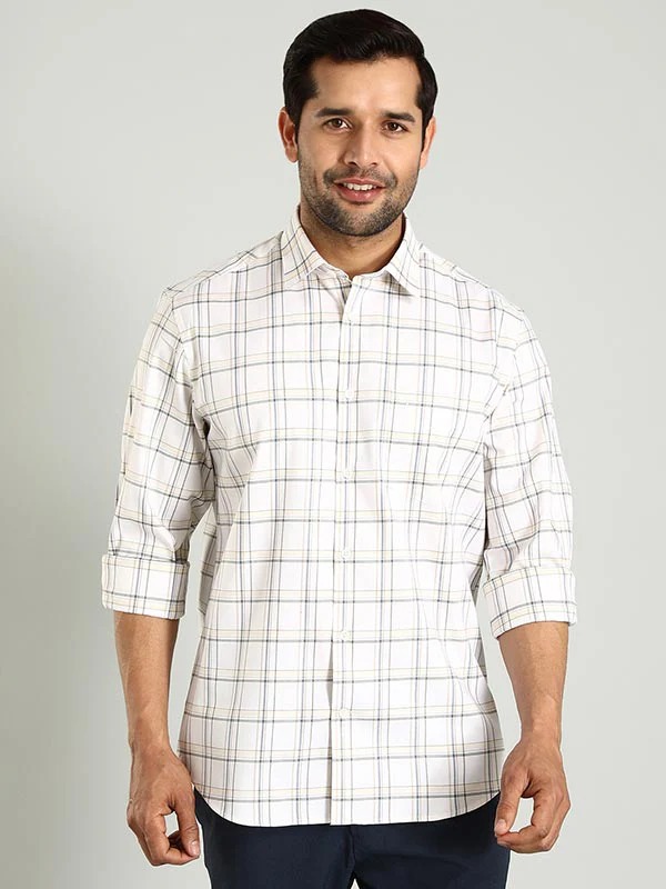 Indian Terrain Men's Regular Fit Full Sleeve Checkered Off White Shirt